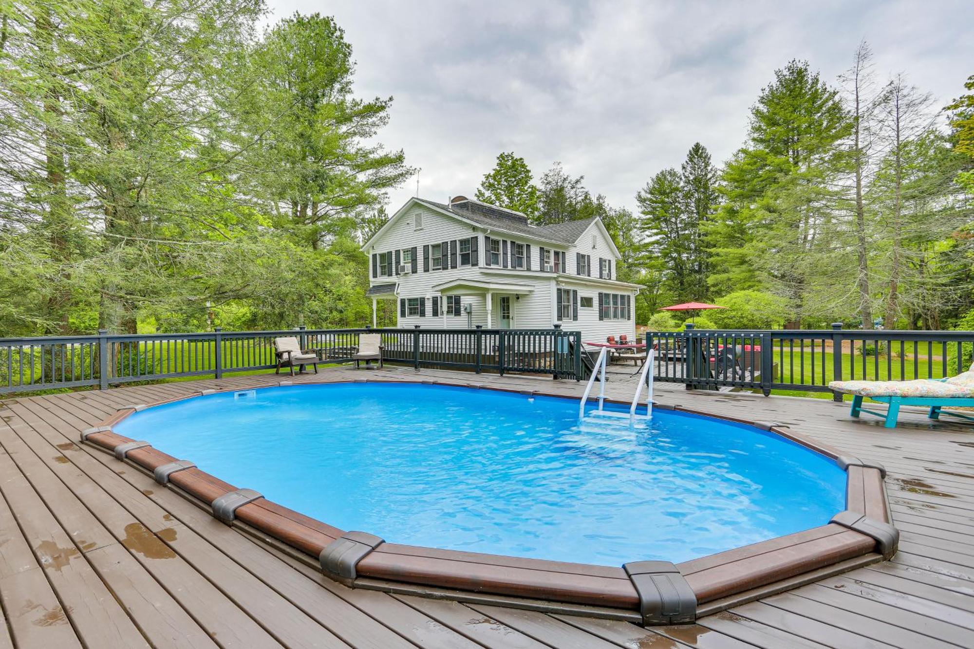 Greentown Home With Pool 7 Mi To Lake Wallenpaupack エクステリア 写真