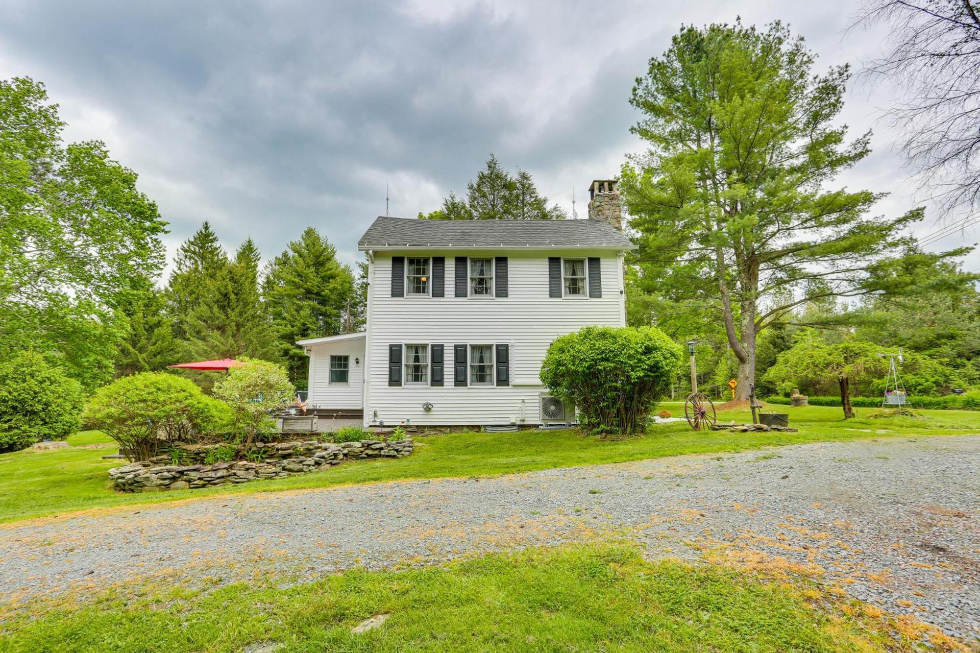 Greentown Home With Pool 7 Mi To Lake Wallenpaupack エクステリア 写真